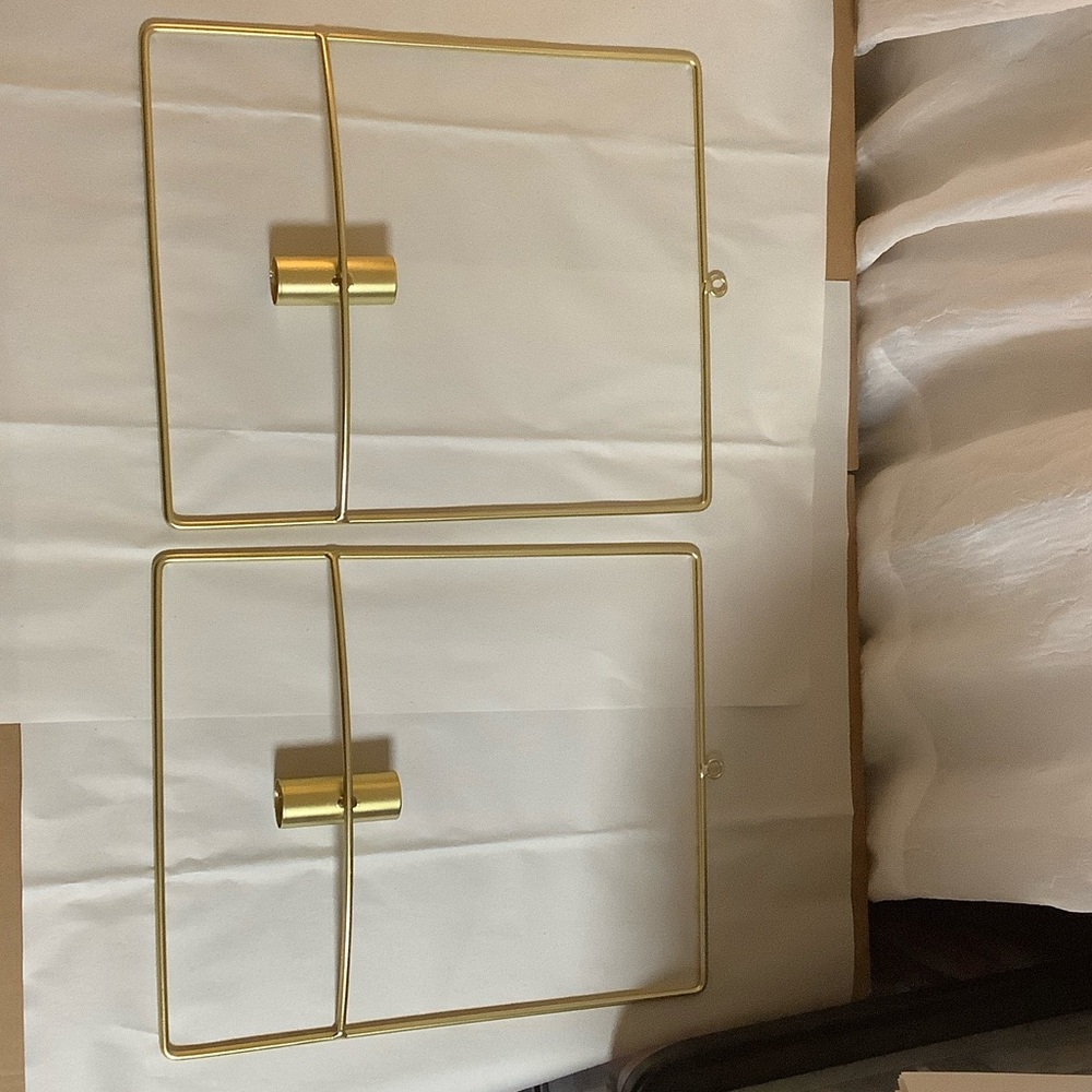 Gold Metal Frame - Picture 4 of 4